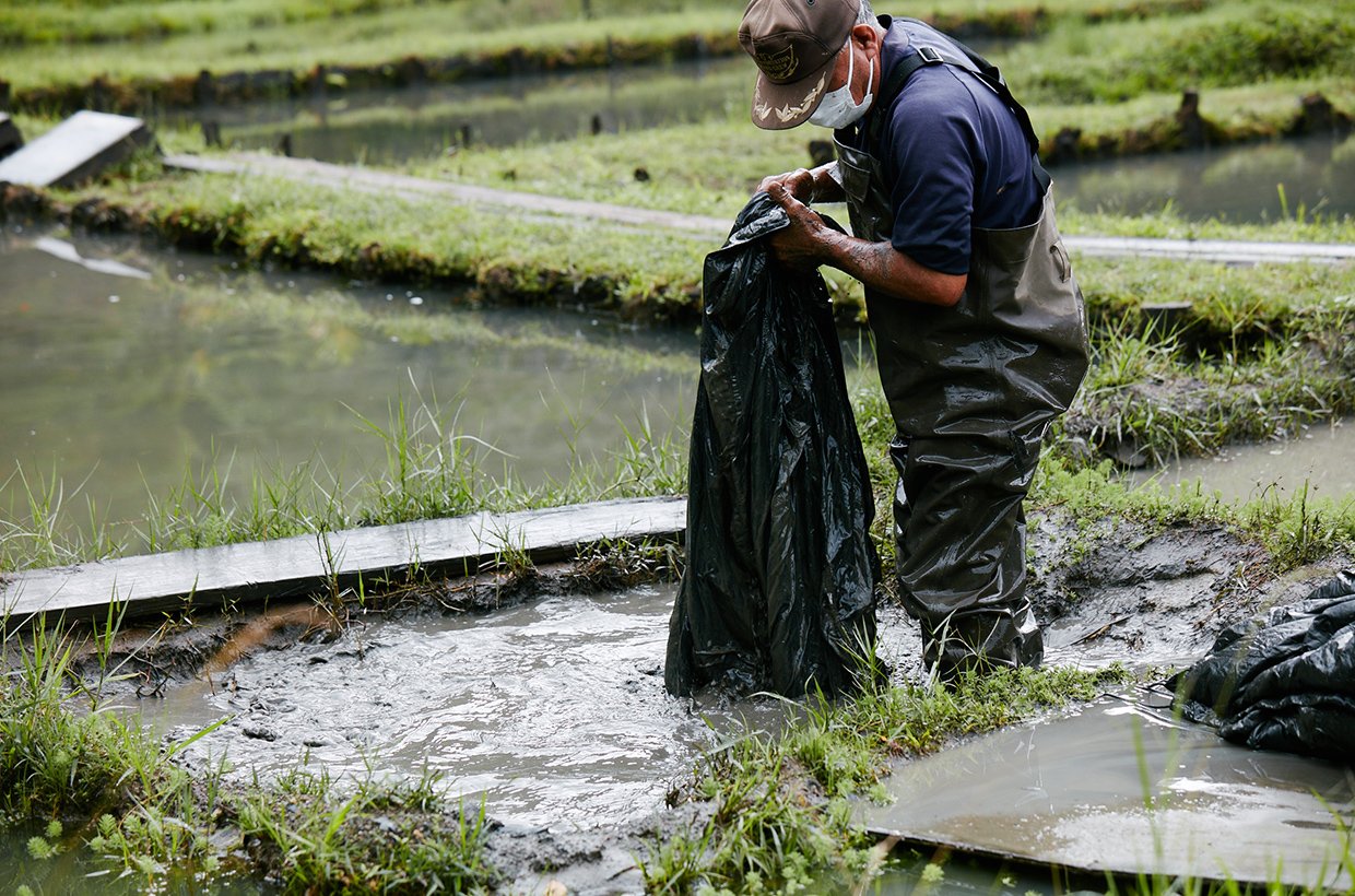 Doro-Zome (Mud-Dyeing) / 泥染め | Dissertation | visvim